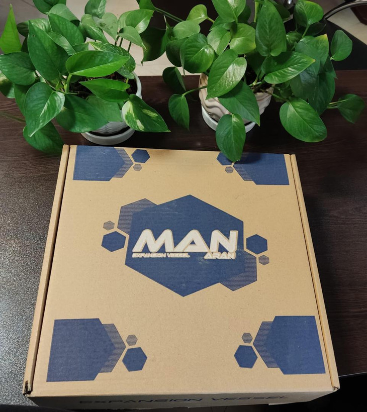 منبع انبساط پکیج 8 لیتری MAN 1/2